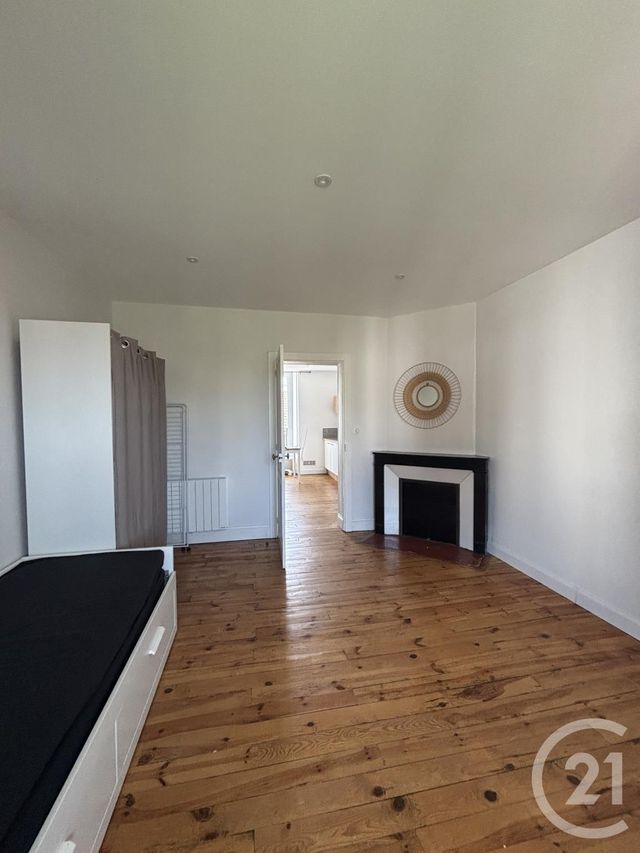 Appartement T2 &agrave; louer - 2 pi&egrave;ces - 31 m2 - Aurillac - 15 - AUVERGNE