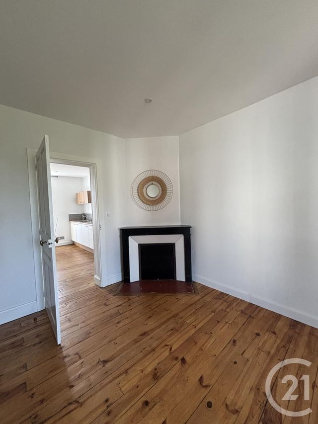 Appartement T2 &agrave; louer - 2 pi&egrave;ces - 31 m2 - Aurillac - 15 - AUVERGNE