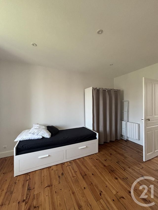 Appartement T2 &agrave; louer - 2 pi&egrave;ces - 31 m2 - Aurillac - 15 - AUVERGNE