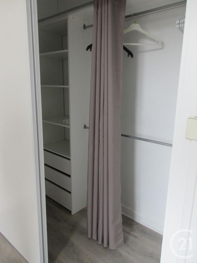 Appartement T4 &agrave; louer - 4 pi&egrave;ces - 70 m2 - Aurillac - 15 - AUVERGNE
