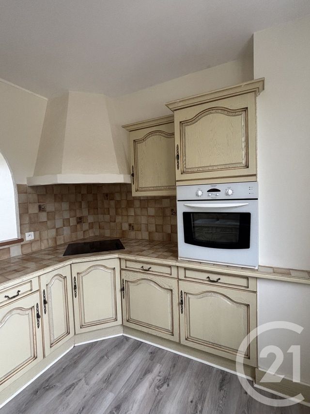 Appartement T4 &agrave; louer - 4 pi&egrave;ces - 70 m2 - Aurillac - 15 - AUVERGNE