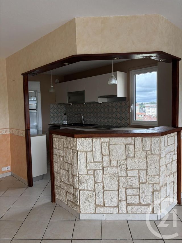 Appartement T5 &agrave; louer - 5 pi&egrave;ces - 87 m2 - Aurillac - 15 - AUVERGNE