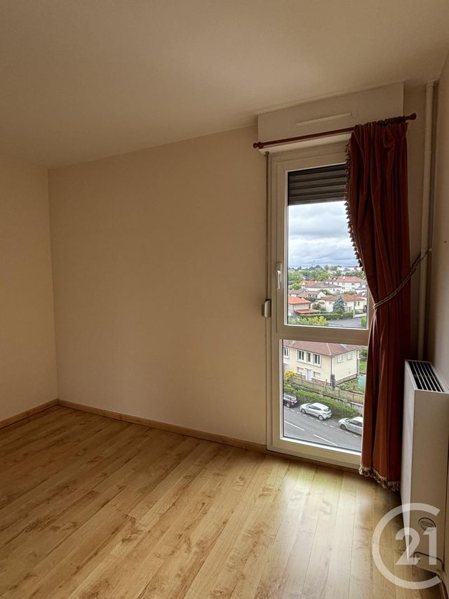 Appartement T5 &agrave; louer - 5 pi&egrave;ces - 87 m2 - Aurillac - 15 - AUVERGNE