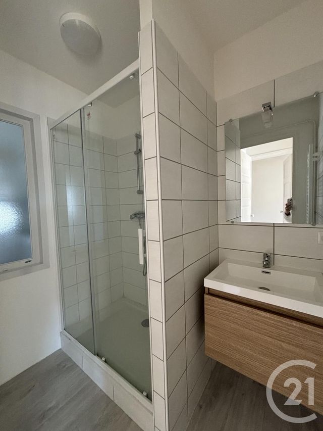 Appartement T2 &agrave; louer - 2 pi&egrave;ces - 55,22 m2 - Aurillac - 15 - AUVERGNE