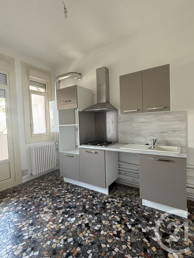 Appartement T2 &agrave; louer - 2 pi&egrave;ces - 55,22 m2 - Aurillac - 15 - AUVERGNE
