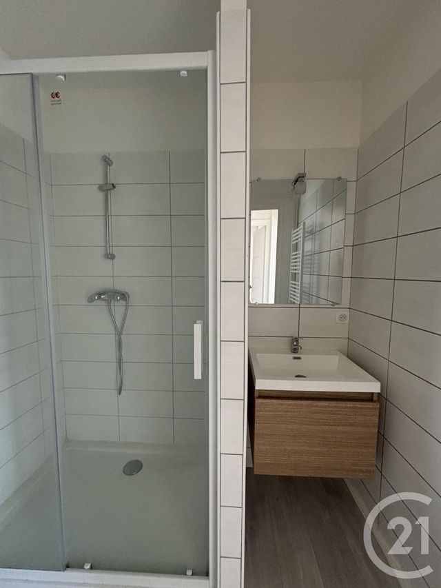 Appartement T2 &agrave; louer - 2 pi&egrave;ces - 55,22 m2 - Aurillac - 15 - AUVERGNE