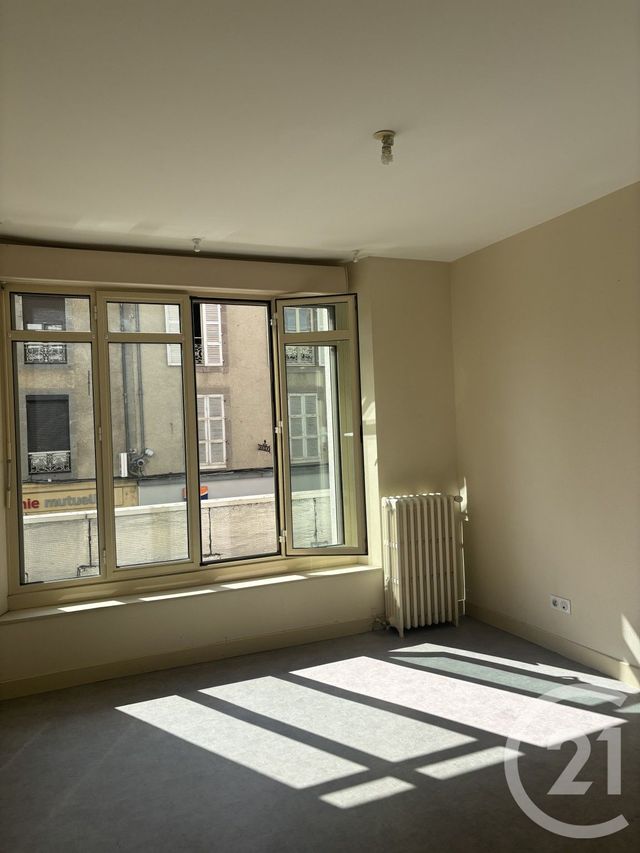 Appartement T3 &agrave; louer - 3 pi&egrave;ces - 74 m2 - Aurillac - 15 - AUVERGNE