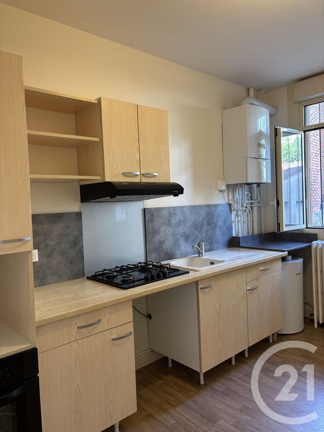 Appartement T3 &agrave; louer - 3 pi&egrave;ces - 74 m2 - Aurillac - 15 - AUVERGNE