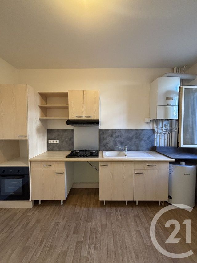 Appartement T3 &agrave; louer - 3 pi&egrave;ces - 74 m2 - Aurillac - 15 - AUVERGNE