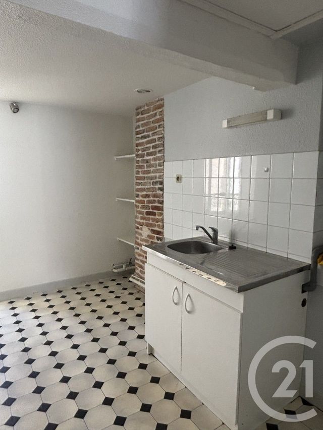 Appartement T1 &agrave; louer - 1 pi&egrave;ce - 32 m2 - Aurillac - 15 - AUVERGNE