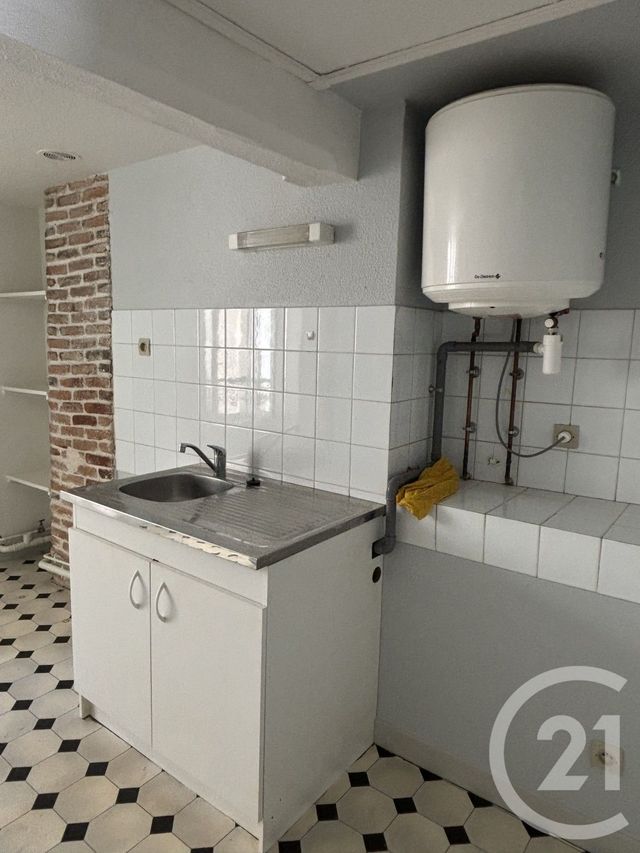 Appartement T1 &agrave; louer - 1 pi&egrave;ce - 32 m2 - Aurillac - 15 - AUVERGNE
