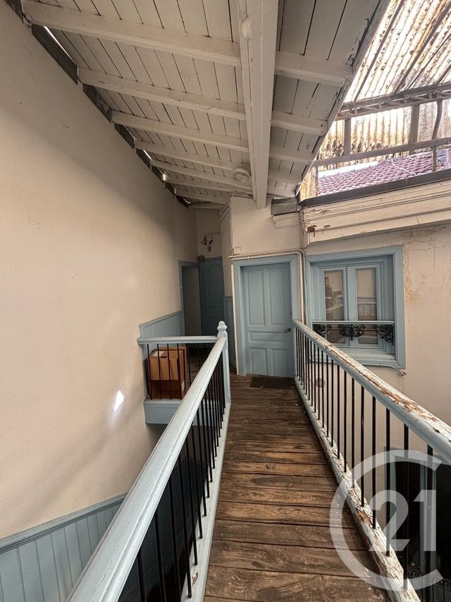 Appartement T1 &agrave; louer - 1 pi&egrave;ce - 32 m2 - Aurillac - 15 - AUVERGNE