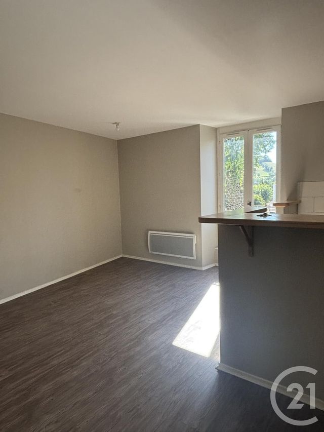 Appartement T2 &agrave; louer - 2 pi&egrave;ces - 48 m2 - Aurillac - 15 - AUVERGNE