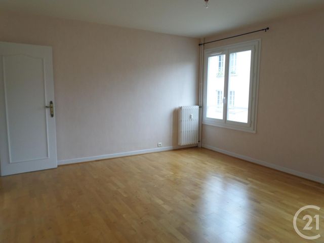 Appartement T4 &agrave; louer - 4 pi&egrave;ces - 101 m2 - Aurillac - 15 - AUVERGNE