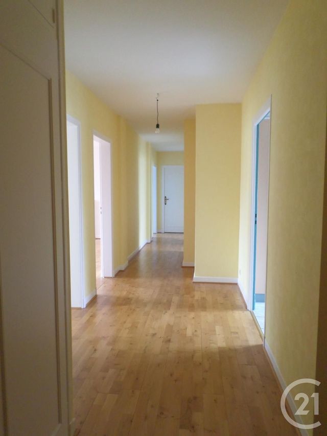 Appartement T4 &agrave; louer - 4 pi&egrave;ces - 101 m2 - Aurillac - 15 - AUVERGNE