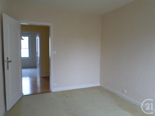 Appartement T4 &agrave; louer - 4 pi&egrave;ces - 101 m2 - Aurillac - 15 - AUVERGNE