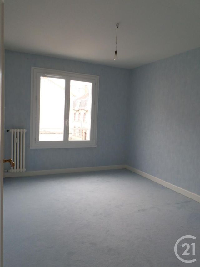Appartement T4 &agrave; louer - 4 pi&egrave;ces - 101 m2 - Aurillac - 15 - AUVERGNE