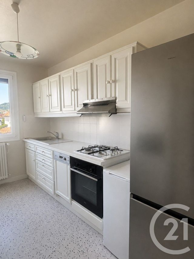 Appartement T3 &agrave; louer - 3 pi&egrave;ces - 66 m2 - Aurillac - 15 - AUVERGNE