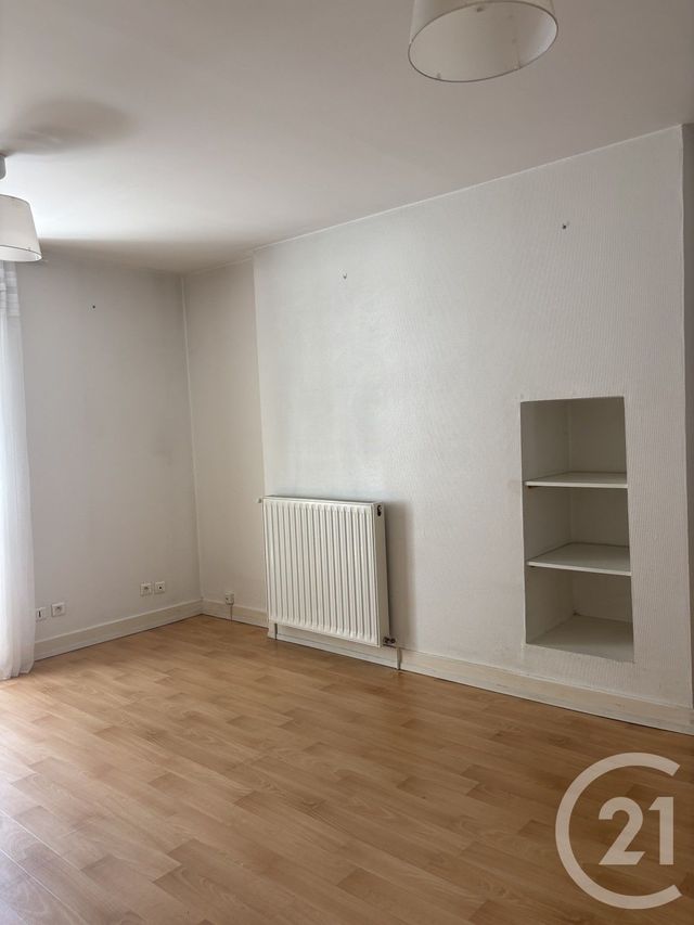Appartement Studio &agrave; louer - 1 pi&egrave;ce - 32 m2 - Aurillac - 15 - AUVERGNE