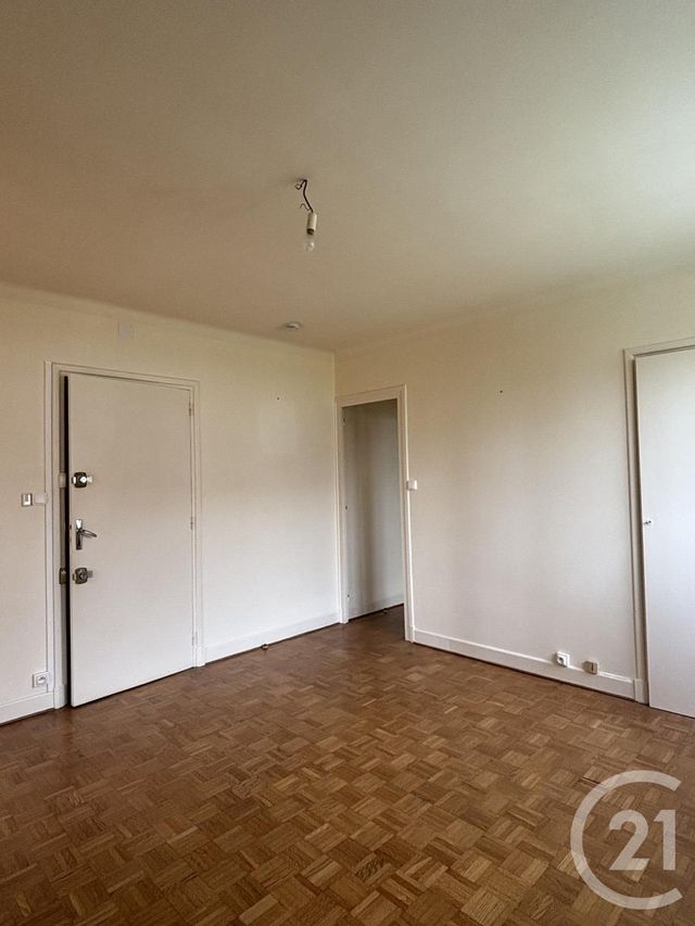 Appartement T2 &agrave; louer - 2 pi&egrave;ces - 47 m2 - Aurillac - 15 - AUVERGNE