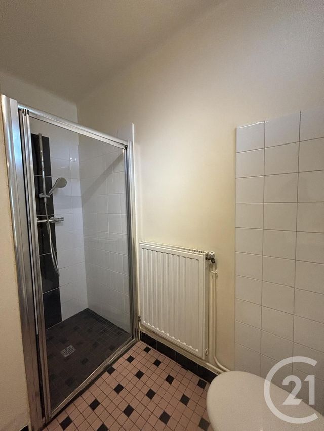 Appartement T2 &agrave; louer - 2 pi&egrave;ces - 47 m2 - Aurillac - 15 - AUVERGNE