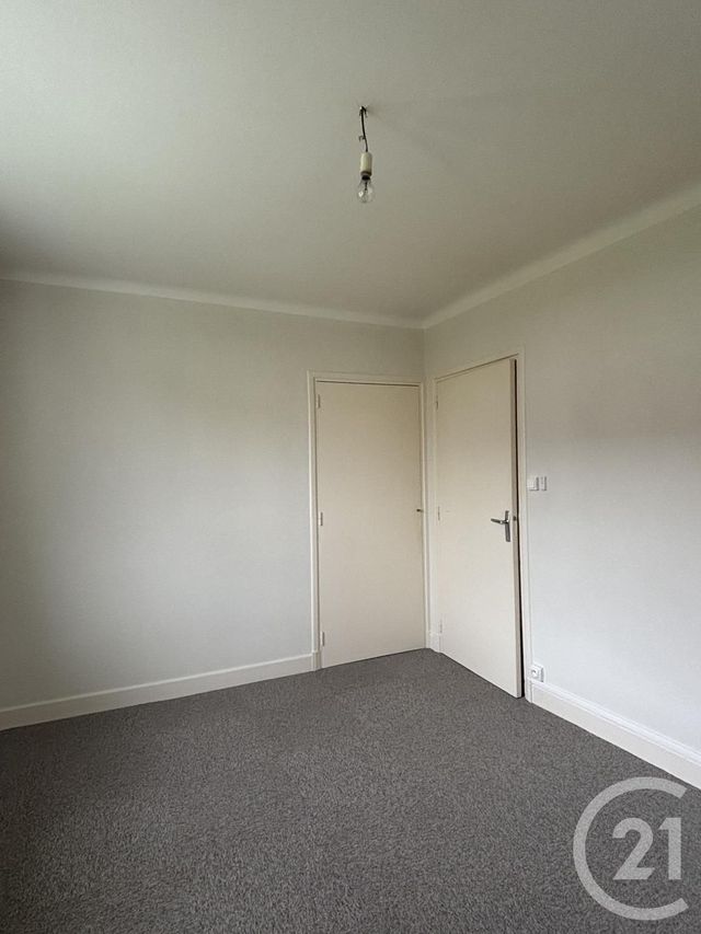 Appartement T2 &agrave; louer - 2 pi&egrave;ces - 47 m2 - Aurillac - 15 - AUVERGNE