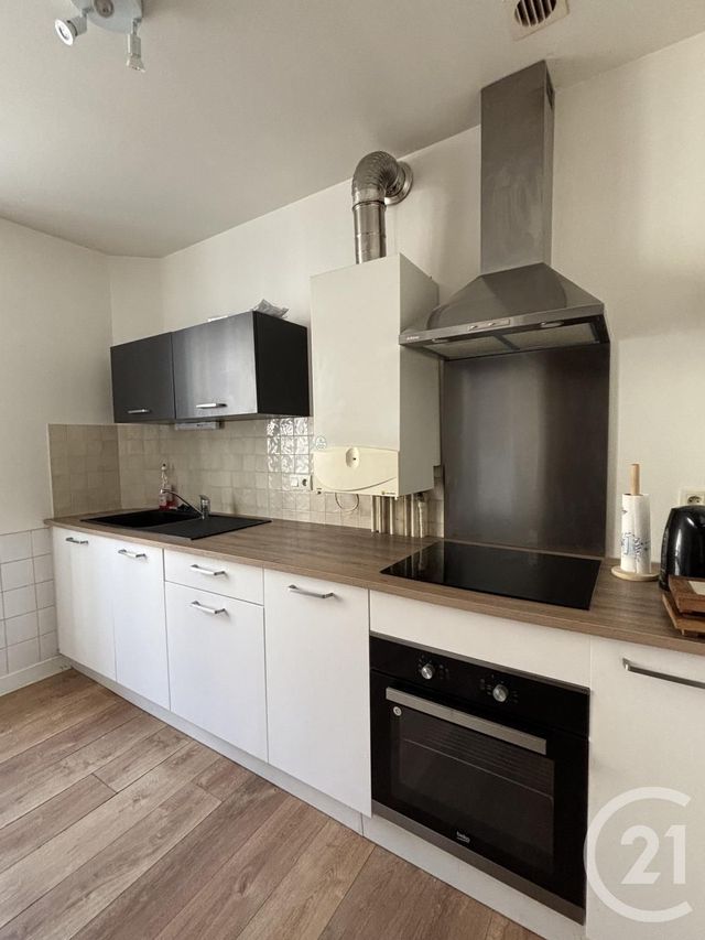 Appartement T2 &agrave; louer - 2 pi&egrave;ces - 43 m2 - Aurillac - 15 - AUVERGNE