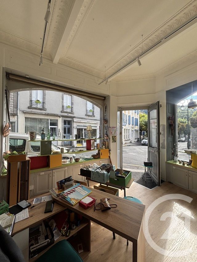 Local commercial à louer - 50.0 m2 - 15 - Cantal