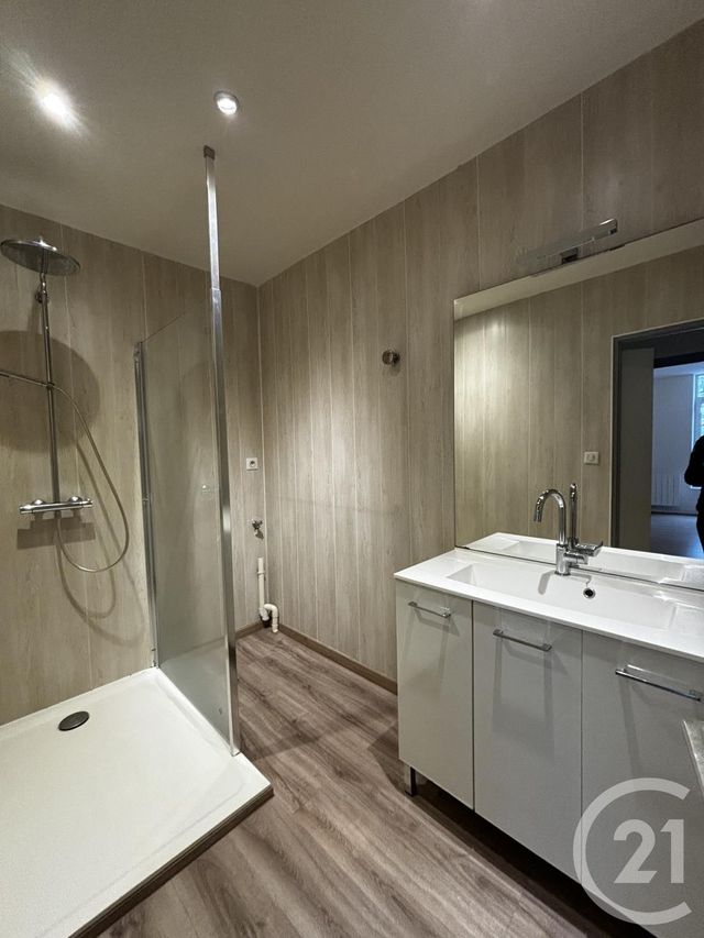 Appartement T2 &agrave; louer - 2 pi&egrave;ces - 64 m2 - Aurillac - 15 - AUVERGNE