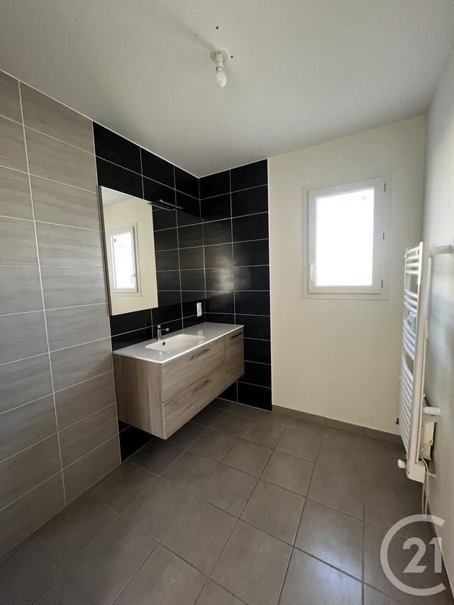 Maison &agrave; louer - 4 pi&egrave;ces - 89 m2 - Naucelles - 15 - AUVERGNE