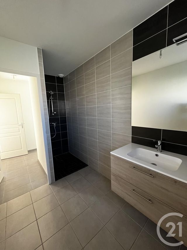 Maison &agrave; louer - 4 pi&egrave;ces - 89 m2 - Naucelles - 15 - AUVERGNE