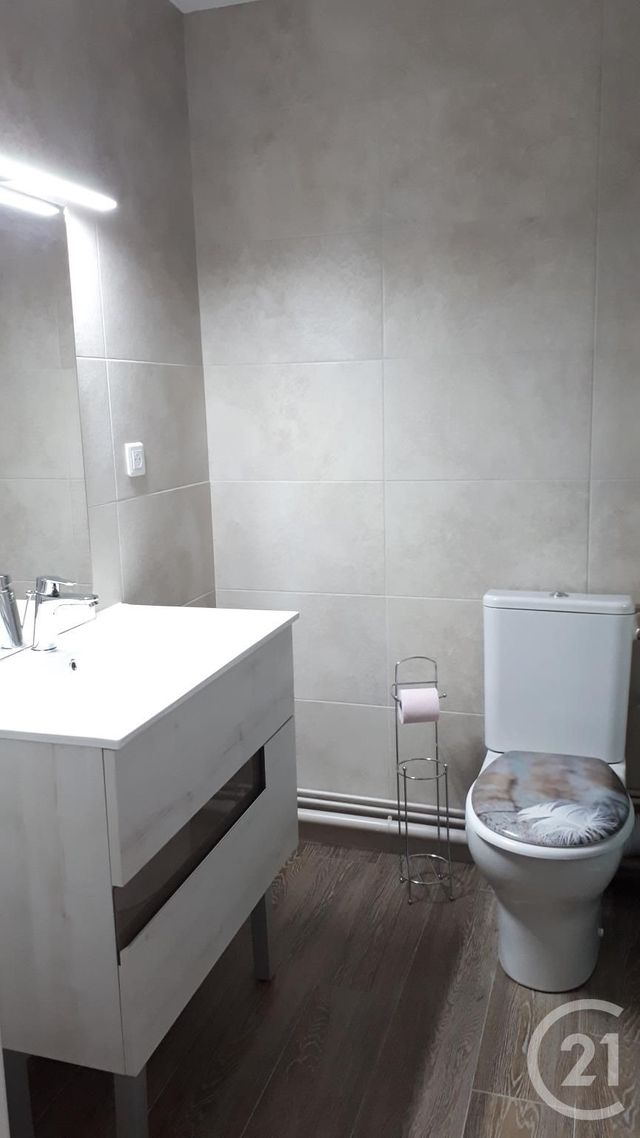Appartement T2 &agrave; louer - 2 pi&egrave;ces - 45 m2 - Aurillac - 15 - AUVERGNE
