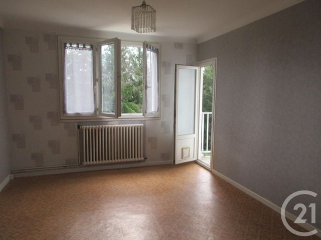 Appartement T4 &agrave; louer - 4 pi&egrave;ces - 82 m2 - Aurillac - 15 - AUVERGNE