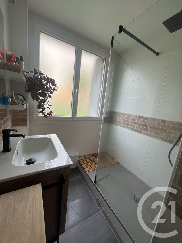 Appartement F4 &agrave; vendre - 4 pi&egrave;ces - 72,21 m2 - Aurillac - 15 - AUVERGNE