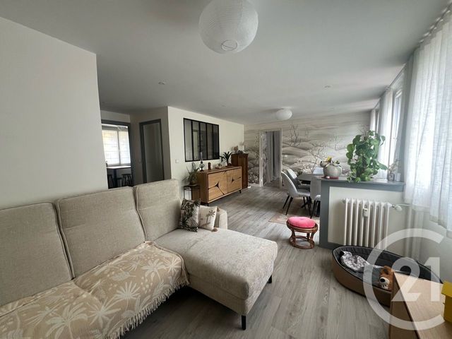Appartement 4 pièces 72 m² · à Aurillac · 72,2 m² · 136 000 €