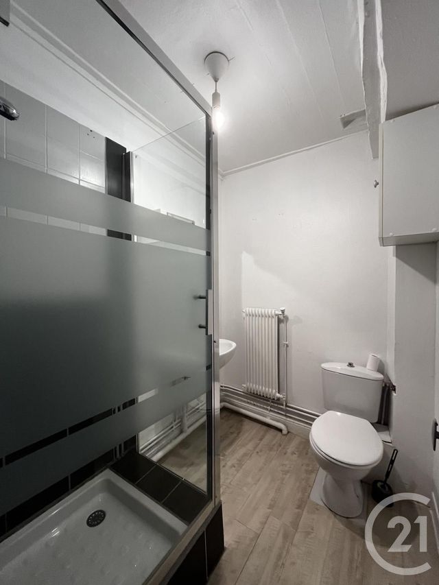 Appartement T2 &agrave; louer - 2 pi&egrave;ces - 50 m2 - Aurillac - 15 - AUVERGNE