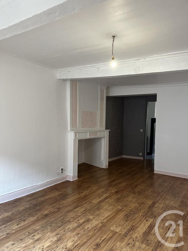 Appartement T2 &agrave; louer - 2 pi&egrave;ces - 50 m2 - Aurillac - 15 - AUVERGNE