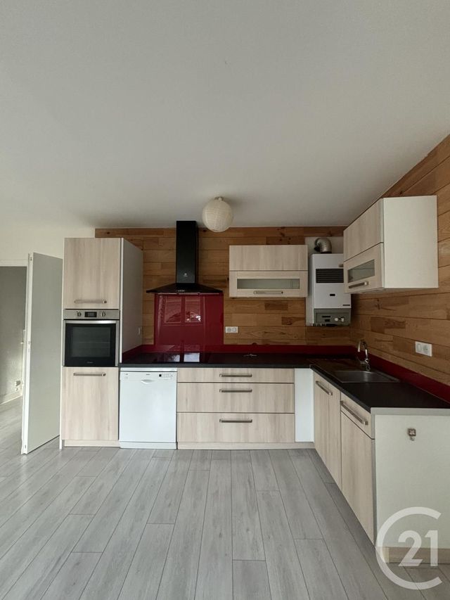 Appartement T3 &agrave; louer - 3 pi&egrave;ces - 96,77 m2 - Aurillac - 15 - AUVERGNE