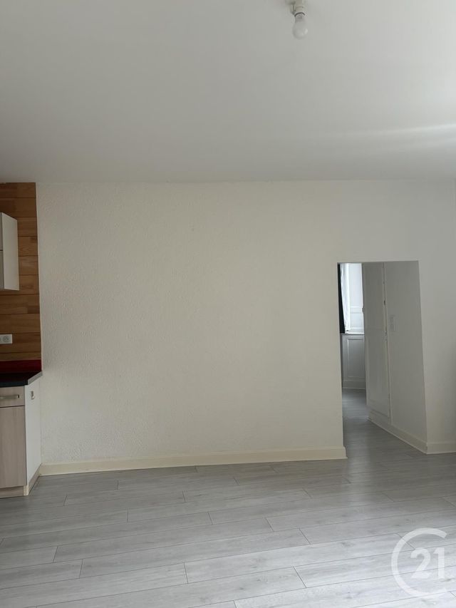 Appartement T3 &agrave; louer - 3 pi&egrave;ces - 96,77 m2 - Aurillac - 15 - AUVERGNE