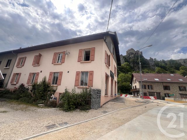 Appartement F5 &agrave; vendre - 5 pi&egrave;ces - 127,71 m2 - La Cluse Et Mijoux - 25 - FRANCHE-COMTE