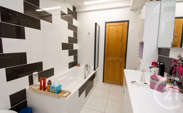 Appartement T3 à vendre - 4 pièces - 87 m2 - Pontarlier - 25 - FRANCHE-COMTE