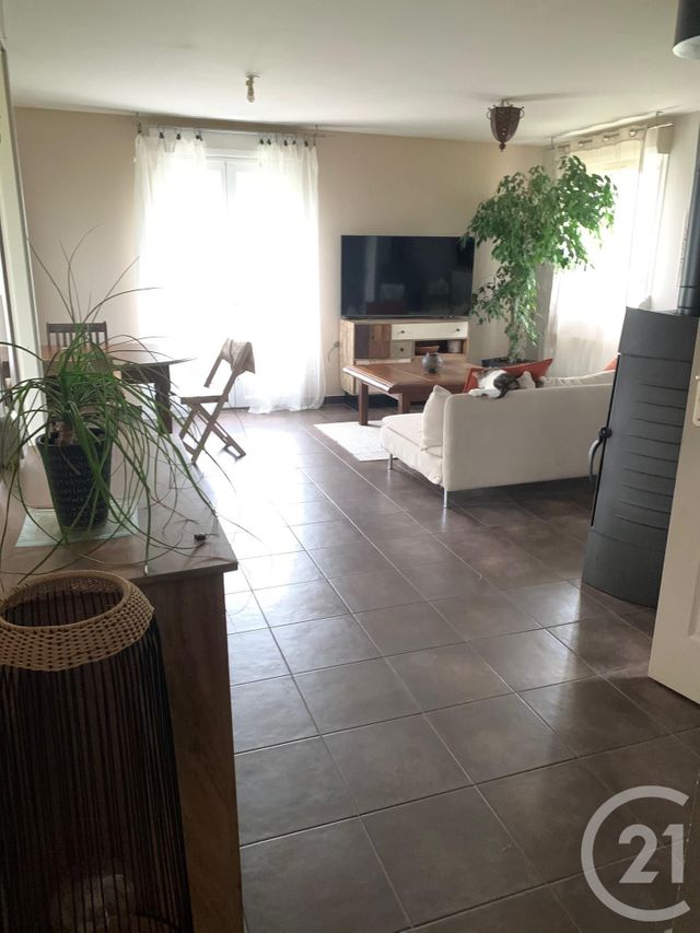 Maison &agrave; louer - 3 pi&egrave;ces - 70 m2 - Cuvier - 39 - FRANCHE-COMTE