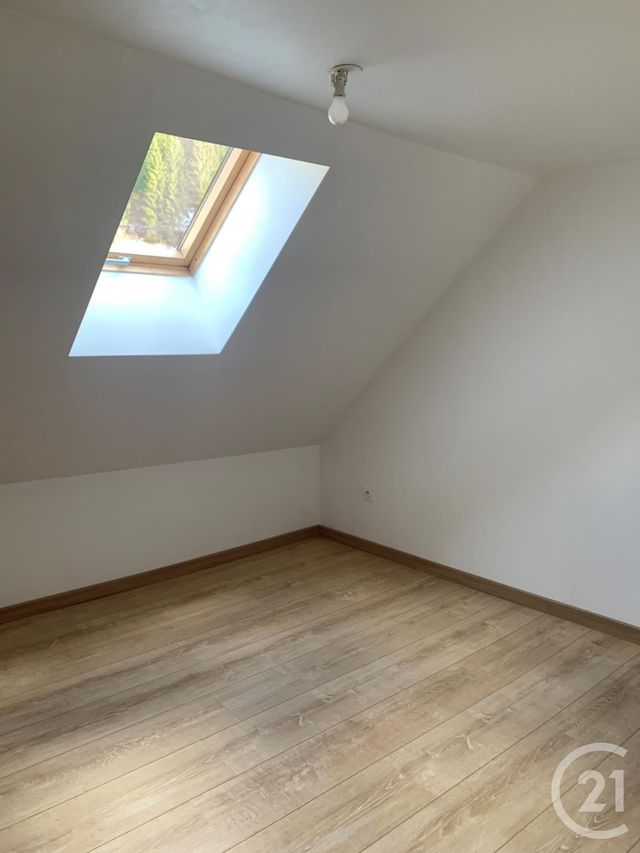 Appartement Duplex &agrave; louer - 3 pi&egrave;ces - 51,93 m2 - La Cluse Et Mijoux - 25 - FRANCHE-COMTE