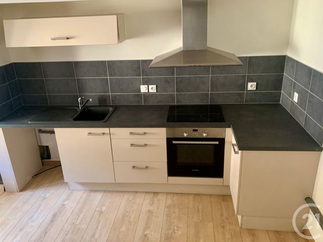 Appartement Duplex &agrave; louer - 3 pi&egrave;ces - 51,93 m2 - La Cluse Et Mijoux - 25 - FRANCHE-COMTE