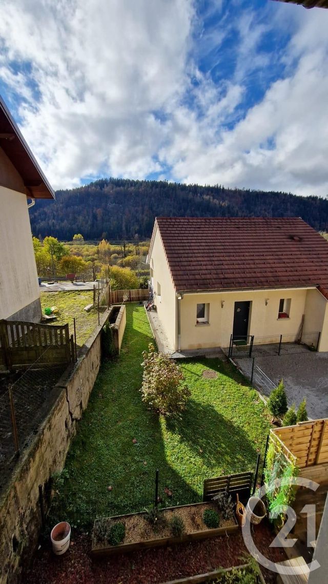 Appartement Duplex à louer - 3 pièces - 51,93 m2 - La Cluse Et Mijoux - 25 - FRANCHE-COMTE
