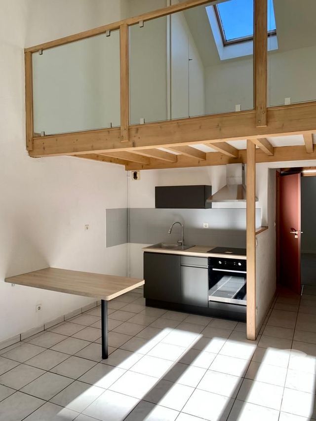Appartement F4 à louer - 4 pièces - 95 m2 - Pontarlier - 25 - FRANCHE-COMTE