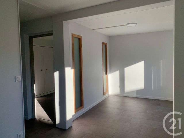 Appartement F1 &agrave; louer - 2 pi&egrave;ces - 30 m2 - Pontarlier - 25 - FRANCHE-COMTE