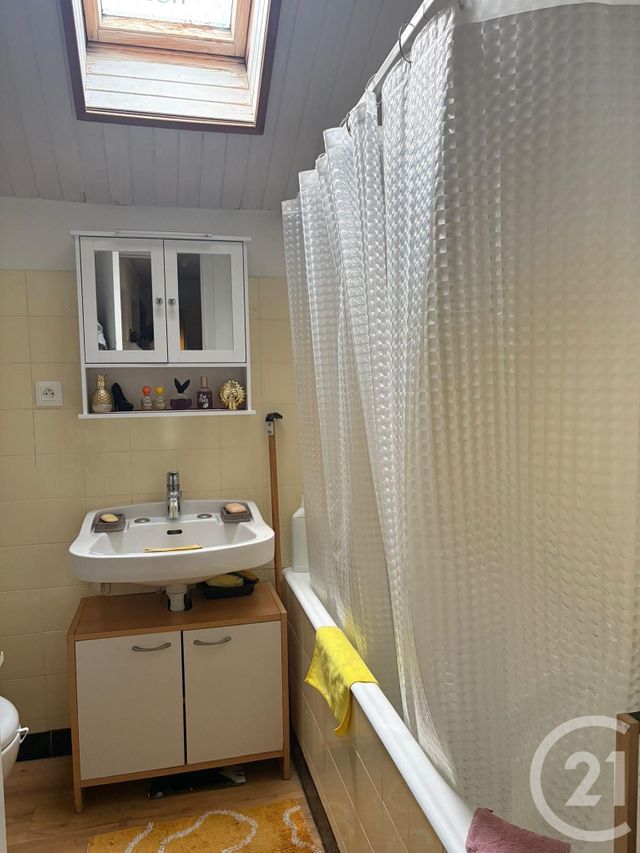 Appartement F3 &agrave; louer - 3 pi&egrave;ces - 76,45 m2 - Pontarlier - 25 - FRANCHE-COMTE