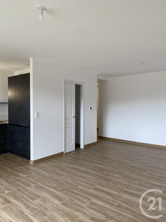 Appartement F3 &agrave; louer - 3 pi&egrave;ces - 81,93 m2 - Pontarlier - 25 - FRANCHE-COMTE