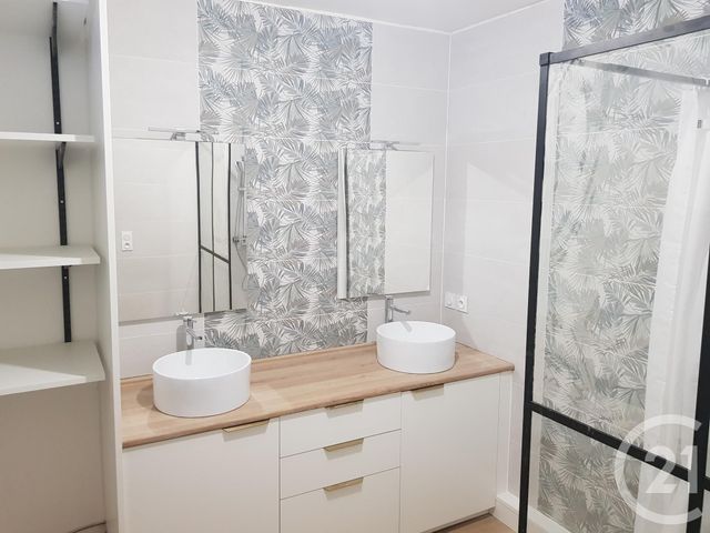 Appartement F6 &agrave; louer - 6 pi&egrave;ces - 145 m2 - Vaux Et Chantegrue - 25 - FRANCHE-COMTE